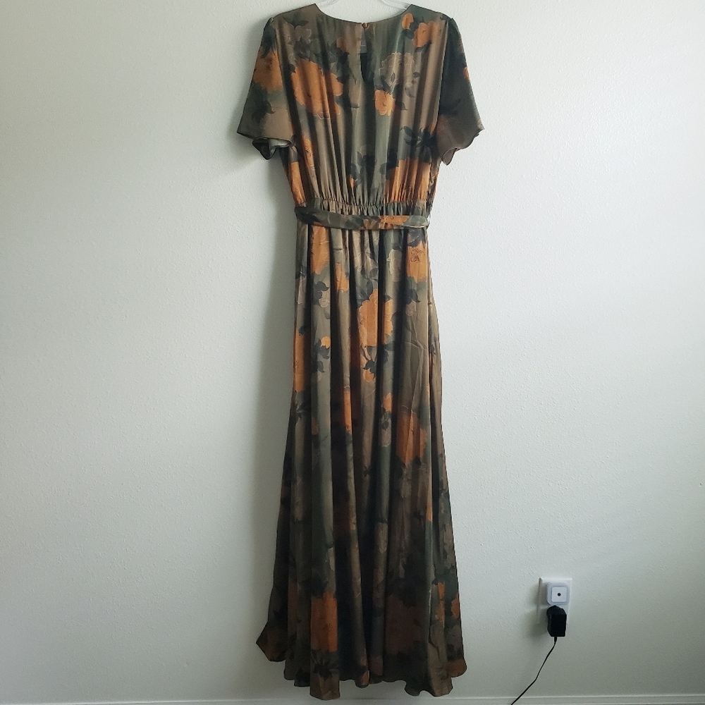 Balric Born Agnes Satin Maxi Dress Short Sleeve Floral New Without Tags - Picture 6 of 9